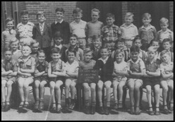Students at Our Lady Help of Christians School, East Victoria Park 1954, Alec is in the middle row, first on the left.