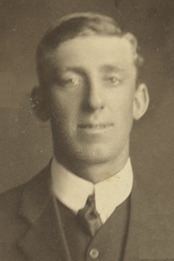 Close-up of Edgar Vernon Brady from the above photograph of Highgate Hill Football Club