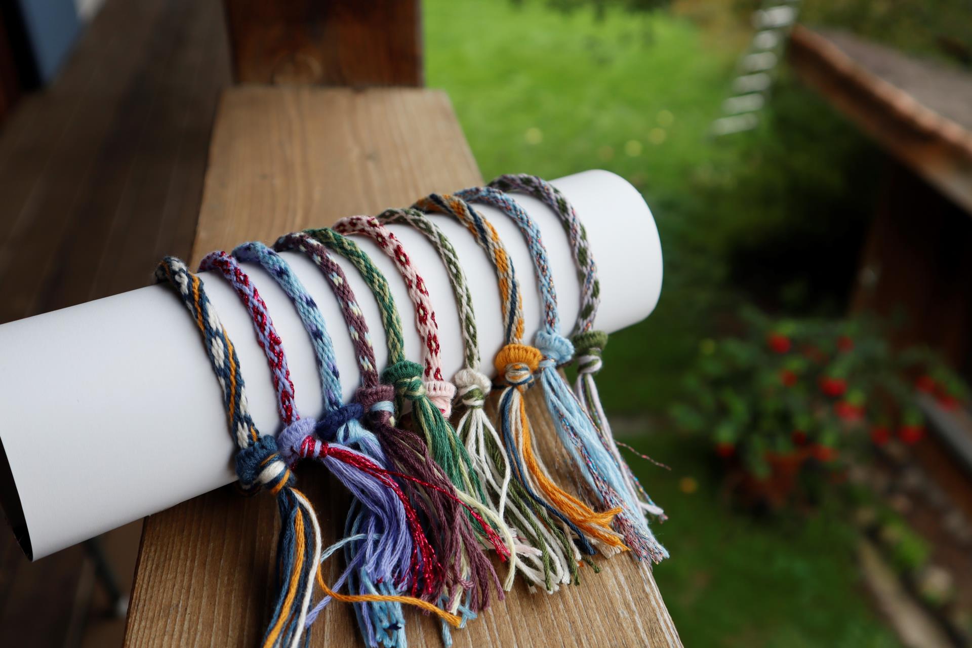 Teen Makerspace: Kumihimo Bracelets