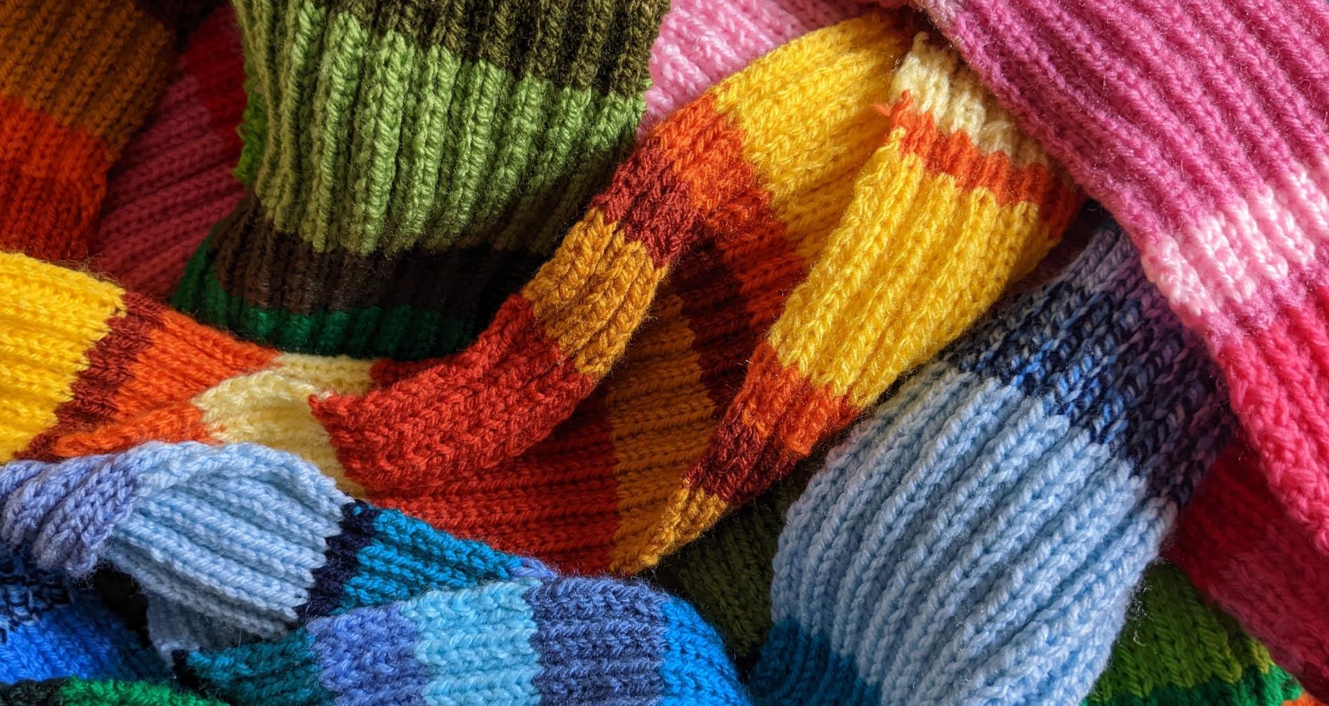 Teen Makerspace – You Can Knit!