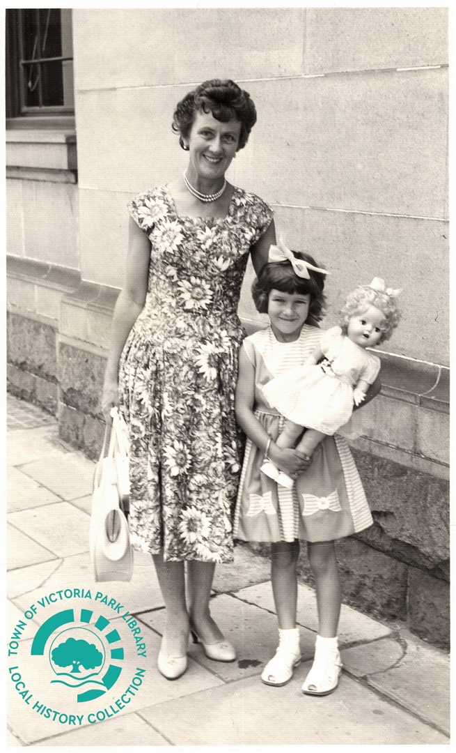 PH00043-19 Irene & Kaye Stewart & doll Rosemary in Perth, 1963 Image