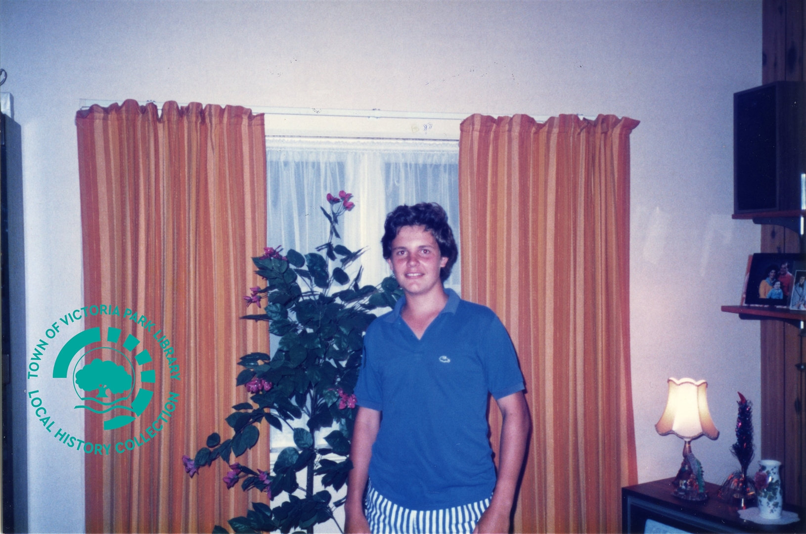PH00045-06 Andrew Newman inside the house at 16 Whittlesford Street, 1988 aged 16 Image